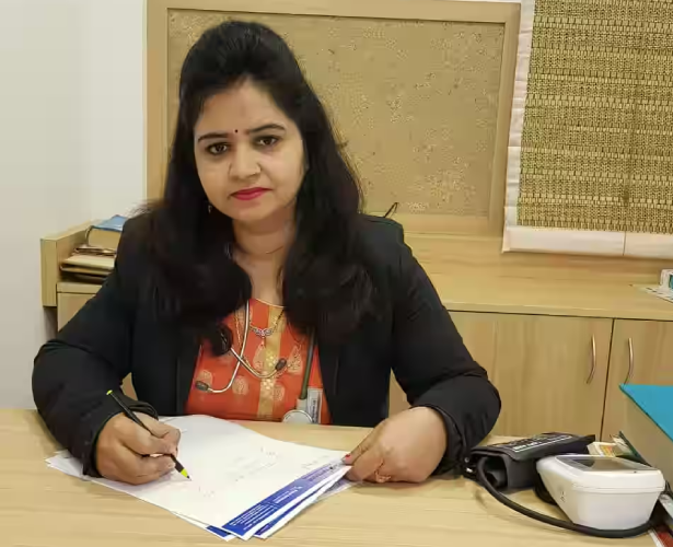 Dr. Preeti Saraswat at Shree Charak Ayurveda